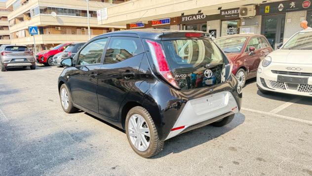 Toyota Aygo 1.0 VVT-i 69 CV 5 porte x-PLAY LED CAR PLAY KAMERA PDC BLUETOOH CERCHI 16 - Foto 4