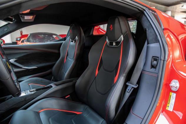 FERRARI 296 GTB|CARBON+LEDS|LIFT|CAMERA|SCUDETTI|CARPLAY rif. 23961001 - Foto 10