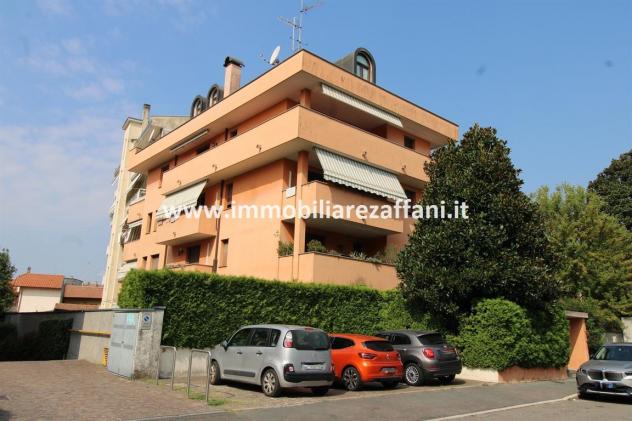 AMPIO APPARTAMENTO CON DUE TERRAZZI E BOX DOPPIO - Foto 2