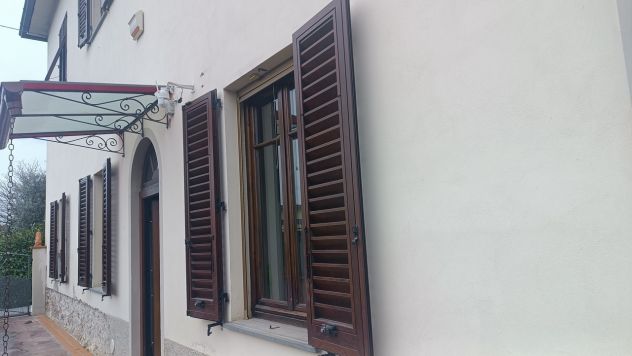 PISTOIA Bonelle : porzione semi-indipendente di colonica con giardino - Foto 3