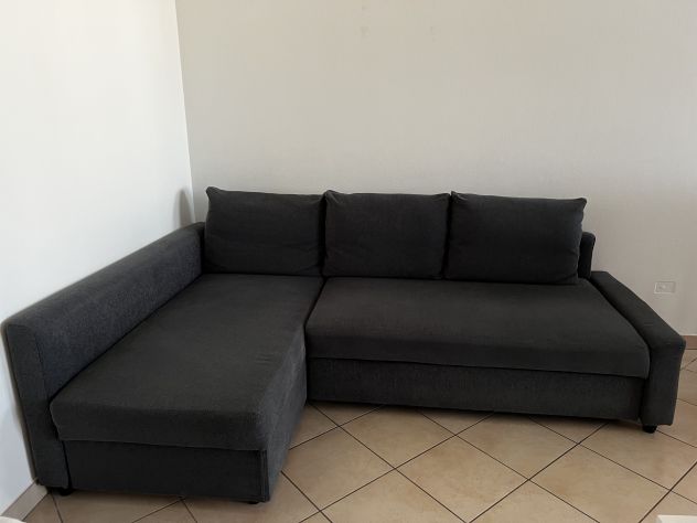 Vendo divano usato tenuto in buono stato