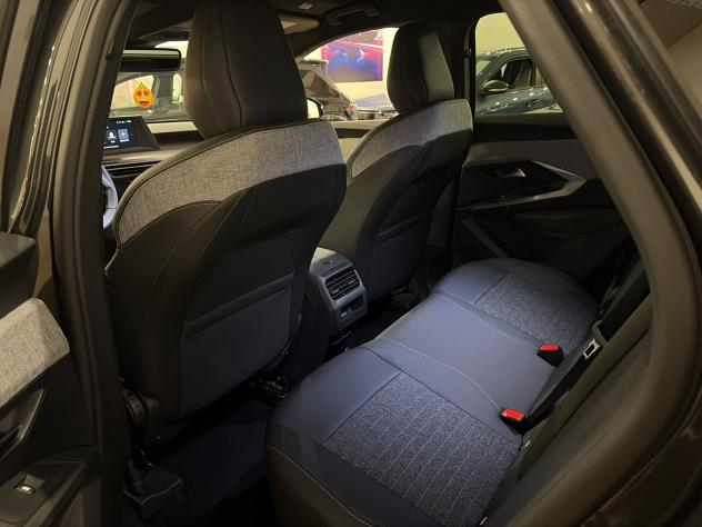 PEUGEOT 3008 2025 145CV AUTOMATICA ALLURE PACK 11000KM - Foto 3
