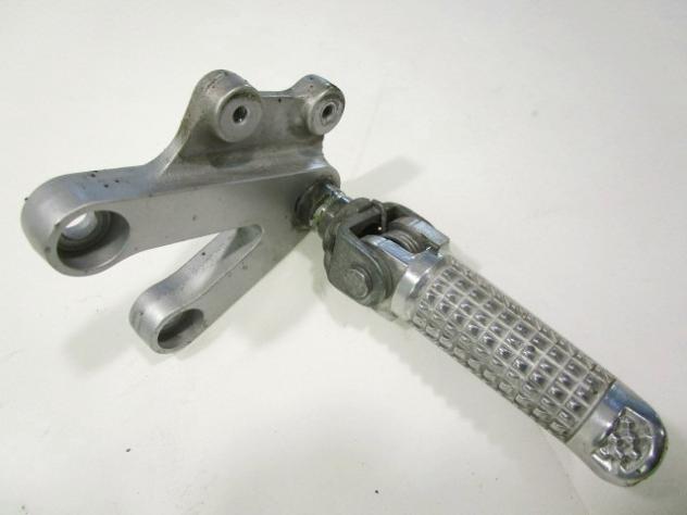 PEDALINA ANTERIORE SINISTRA SUZUKI GSX R 750 1994 - 2003 4352135F00 4359102F01 FRONT LEFT FOOTREST - Foto 2