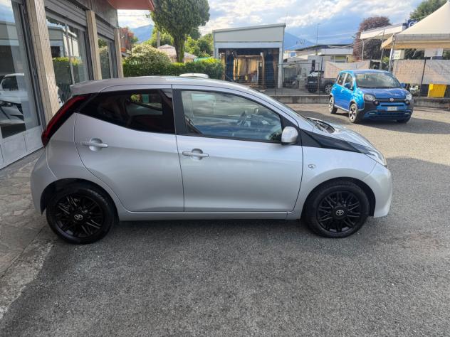 Toyota Aygo Connect 1.0 72 CV 5 porte x-wave - Foto 6