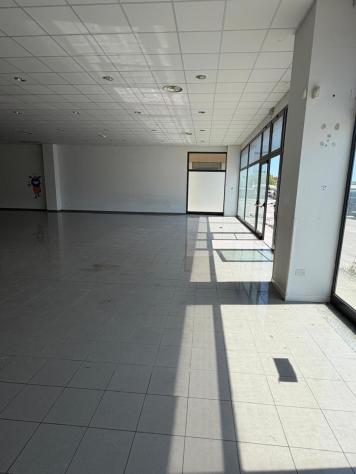 Oltre 3 vetrine in affitto a Senigallia - Foto 4
