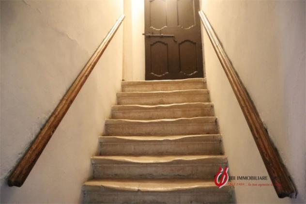 Rustico / Casale di 340 m² con più di 5 locali e box auto in vendita a Erbè - Foto 14