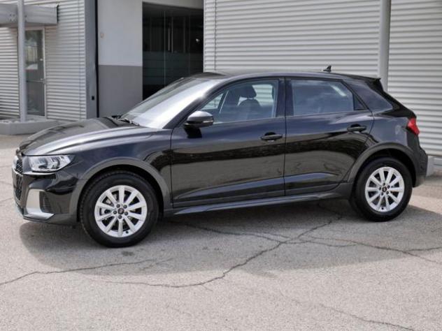 AUDI A1 Allstreet 1.0 (30) Tfsi 110cv s-tronic Business rif. 23637147 - Foto 2