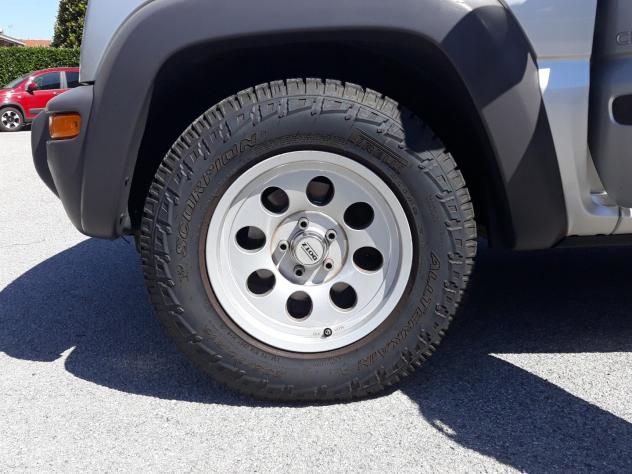 Jeep Cherokee SPORT - Foto 10