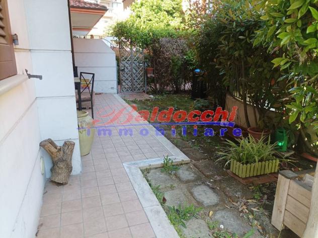 Esclusivo Piano Terra con Giardino Privato e Taverna – Zona Viale Italia, Fano - Foto 9