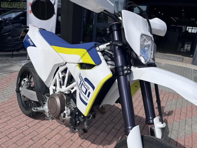 Husqvarna 701 Supermoto POCHI KM - Foto 4