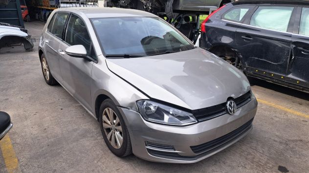 Ricambi vari Volkswagen Golf 7 1.6TDI 105cv del 2014