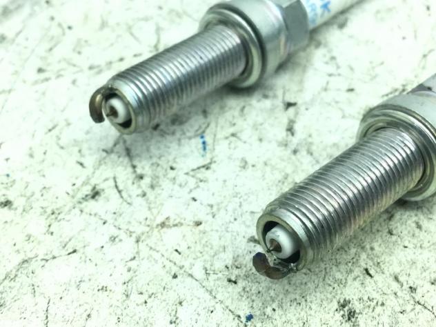 HONDA CBR RR ABS KM0 600 KIT 4 CANDELE NGK SILMAR9C9 2024 2026 PC69A4RK - Foto 3