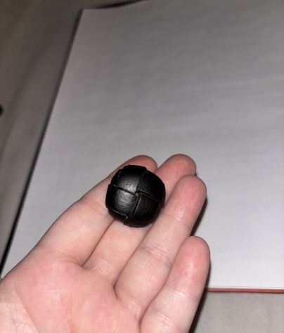 UN BOTTONE NUOVO MAI USATO IN VERA PELLE NERA INTRECCIATA E METALLO - Foto 4