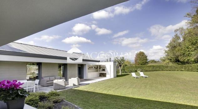 VILLA di 18 vani e di 700 mq (CONEGLIANO) rif. AM30G_23
