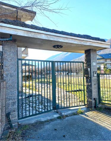 V000534 - CASA INDIPENDENTE, CON GIARDINO, GARAGE E MAGAZZINI - Foto 8