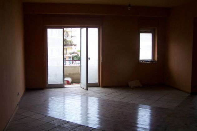Milazzo, rif. 246-appartamento in condominio al secondo piano di mq. 120 co