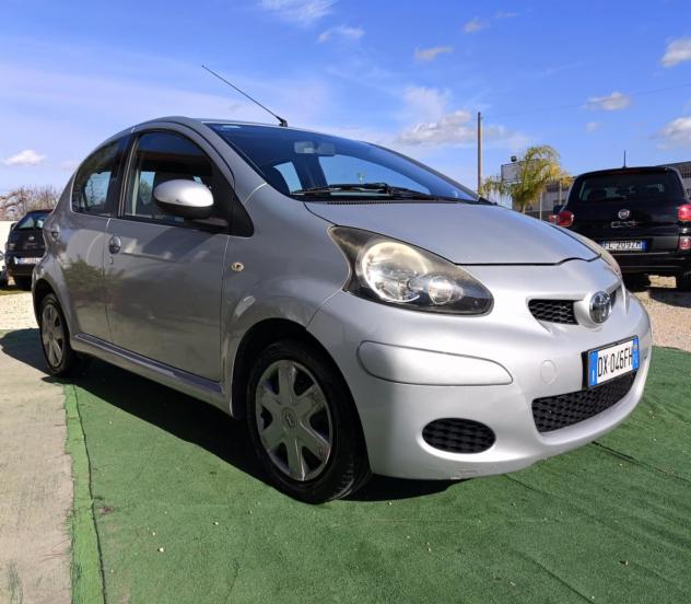 Toyota Aygo 1.0 12V VVT-i 5 porte 2009 - NEOPATENTATI - Foto 3