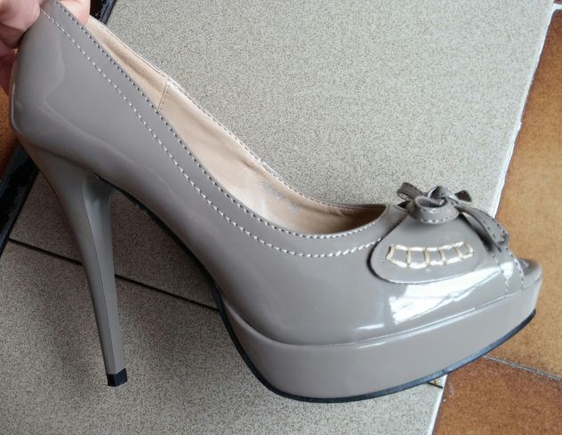 SCARPE IN VERNICE CON PLATEAU - Foto 5