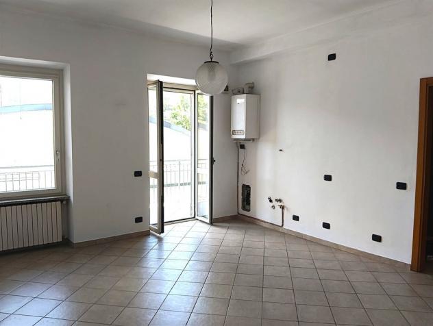 BILOCALE RISTRUTTURATO CON TERRAZZA IN CENTRO CALOLZIO - Foto 4