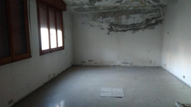 Immobile di 300 m² con 4 locali in vendita a Carpi - Foto 2