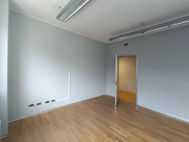 Immobile di 279 m² con più di 5 locali in affitto a Sesto San Giovanni - Foto 9