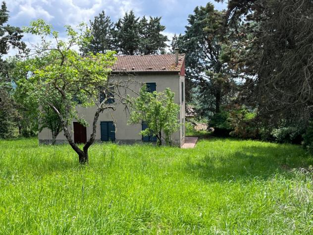 RUSTICO di 8 vani e di 208 mq (SORANO) rif. SANVALE350