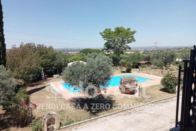 Villa di 220 m² con 5 locali in vendita a Viterbo
