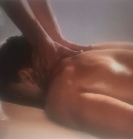 Massaggiatore Asiatico Tel:3713342079