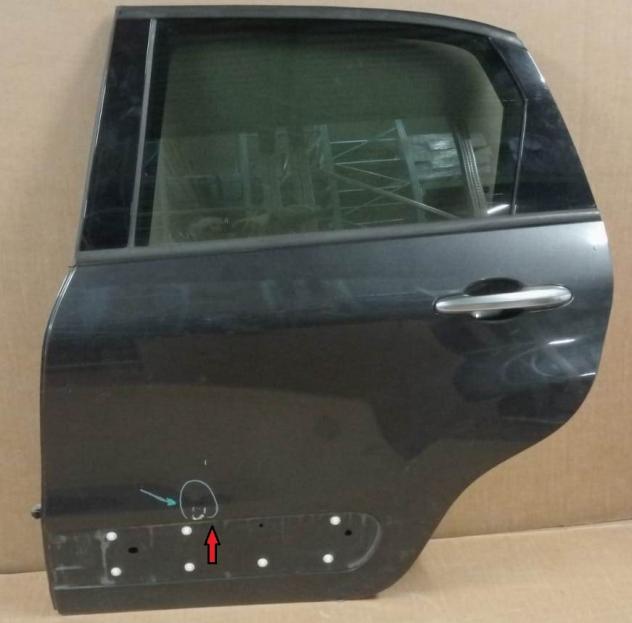 PORTA POST. SX GRIGIO SCURO MET. C/A. El. e S (1 Bullino) 999-U1304895 Carrozzeria Lamierati esterni Porte Porta post. sx. FIAT - 500 L - 01-06-201