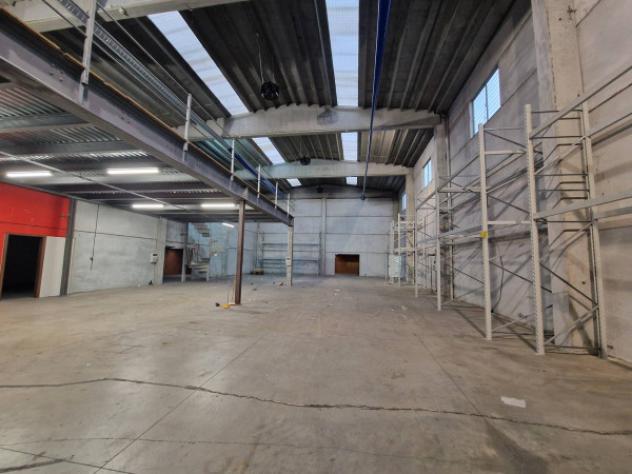 Immobile di 917 m² con 4 locali in vendita a Pogliano Milanese - Foto 3
