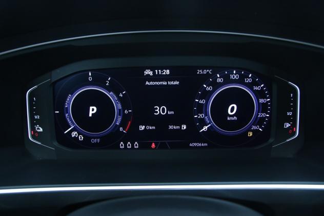 Volkswagen Tiguan 1.4 TSI eHYBRID Life DSG / Fari LED - Digital Cockpit Pro - App-Connect Wireless - Park Pilot Sensori di parcheggio anteriori e pos - Foto 10