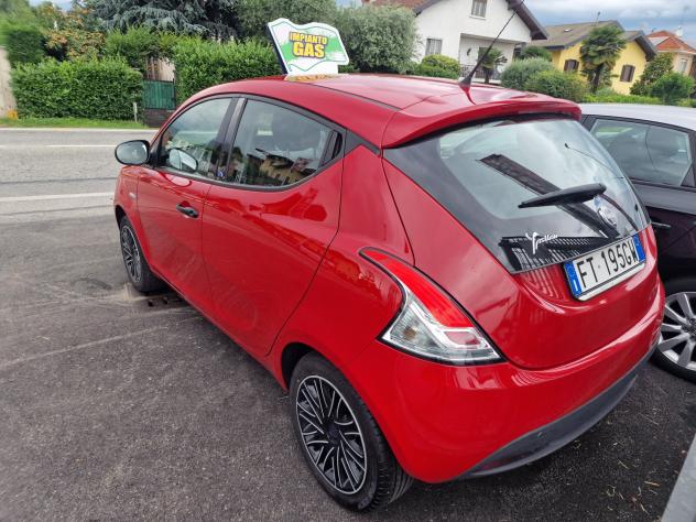 Lancia Ypsilon 1.2 69 CV 5 porte GPL Ecochic Gold - Foto 2