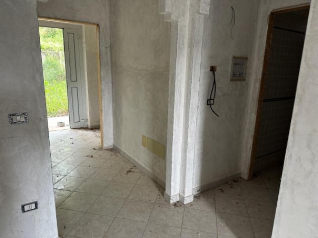 Immobile in asta di 167 m² con più di 5 locali e box auto in vendita a Pignola - Foto 4