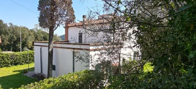Villa d'epoca con ampi spazi esterni - Foto 7