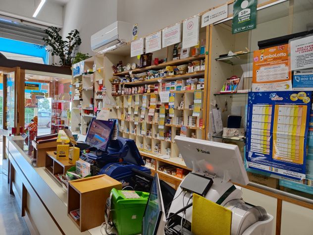 VENDESI TABACCHERIA IN CHIANCIANO TERME ( SI ) - Foto 7
