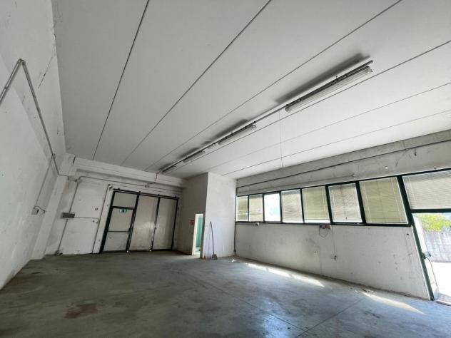 Magazzino in vendita a Colle di Val d'Elsa 100 mq Rif: 1425420
