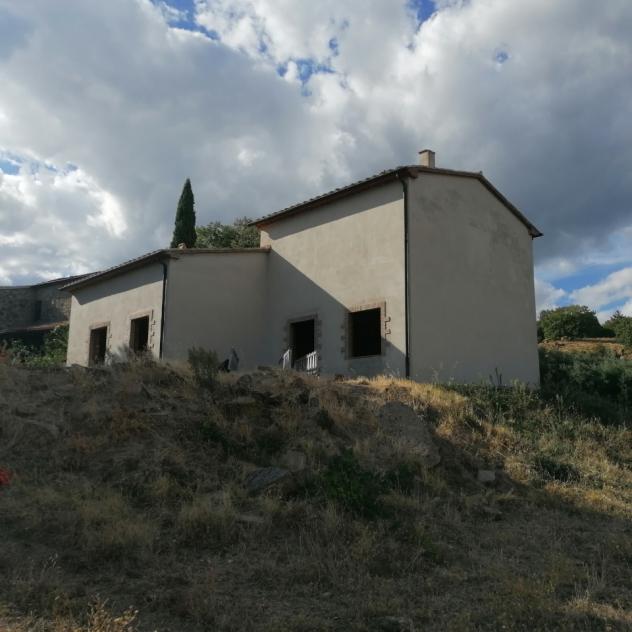 Nella Frazione dell'Elmo nel comune di Sorano, dove sono presenti i servizi di prima necessità, a 10 km da Sorano e relative terme, 11 km da Pitiglian - Foto 2