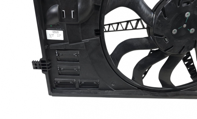 VENTOLA RADIATORE AUDI Q3 Serie (F3B) 5WA121203P DTS Diesel 2000 (18) - Foto 10