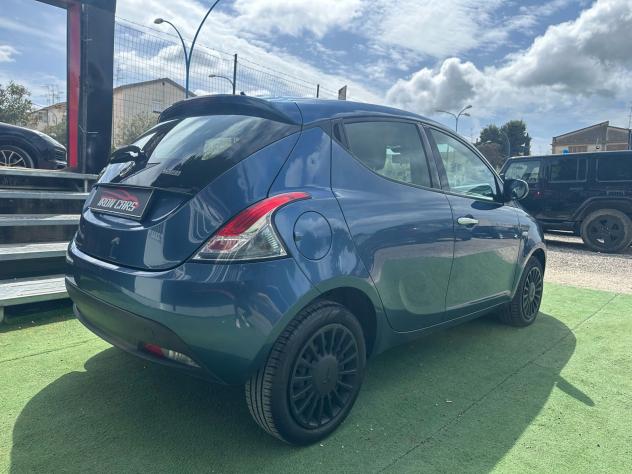 Lancia Ypsilon 1.0 FireFly 5 porte S&S Hybrid Silver - Foto 5