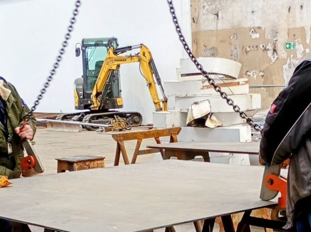 ditta cerca carpentieri/saldatori, zona lavoro porto di Genova