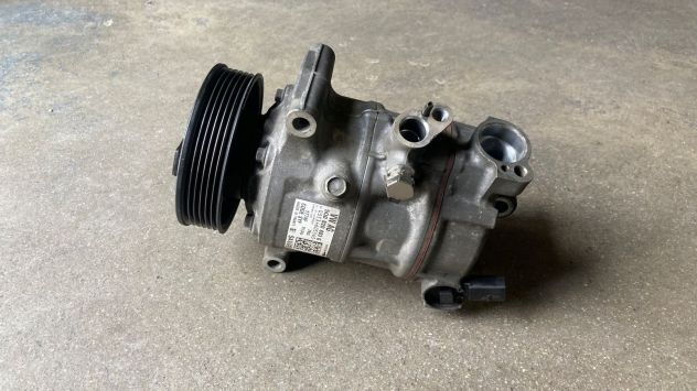 Compressore climatizzatore Volkswagen Golf 7 1.6TDI del 2015 (5Q0820803G)