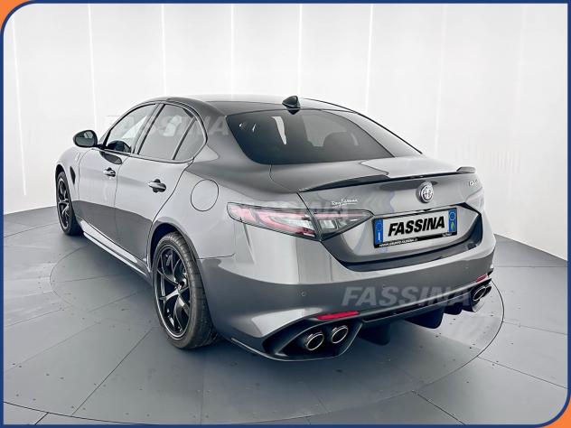 Alfa Romeo Giulia Giulia 2.9 V6 Bi-Turbo AT8 Quadrifoglio 520CV - Foto 4