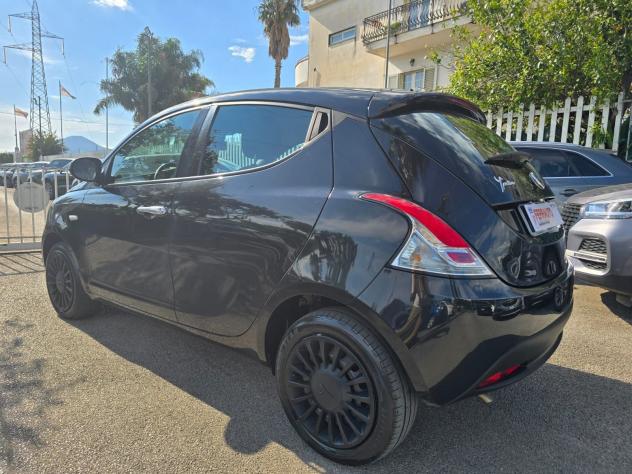 Lancia Ypsilon 1.0 FireFly 5 porte S&S Hybrid Gold - Foto 3