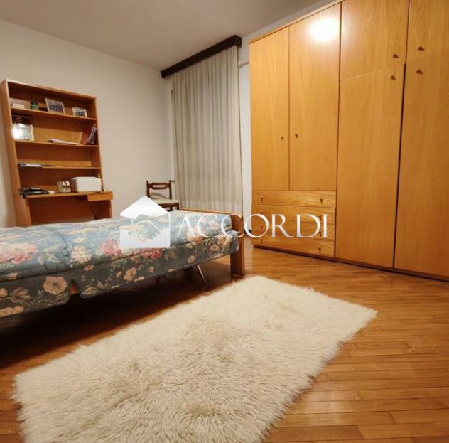 APPARTAMENTO INDIPENDENTE di 8 vani e di 352 mq (CAERANO DI SAN MARCO) rif. BL134 - Foto 19
