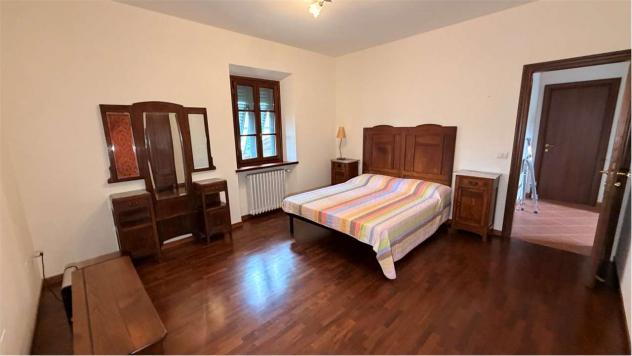VBF PORC 16 - VILLA ANGOLARE DI GENEROSA METRATURA LIBERA SU TRE LATI CON GIARDINO E POSTI AUTO - Foto 20
