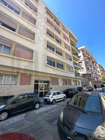 APPARTAMENTO di 4 vani e di 140 mq (MESSINA) rif. 2VS17698