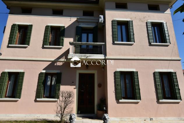 CASA INDIPENDENTE di 5 vani e di 350 mq (TREVISO) rif. MM500_4