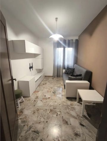 GUIDONIA TRILOCALE ARREDATO CON TERRAZZO E POSTO AUTO - Foto 4