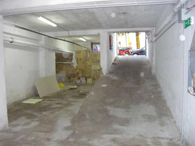 V000219 - OCCASIONE!! LOCALE DEP DI 400 MQ