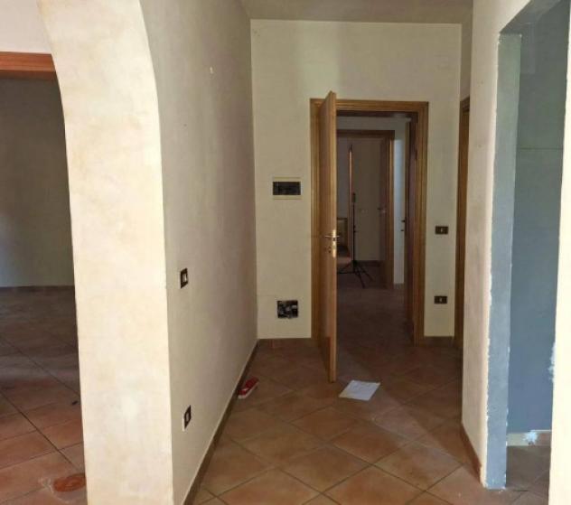 Immobile in asta di 228 m² con più di 5 locali e box auto in vendita a Gualdo Tadino - Foto 15